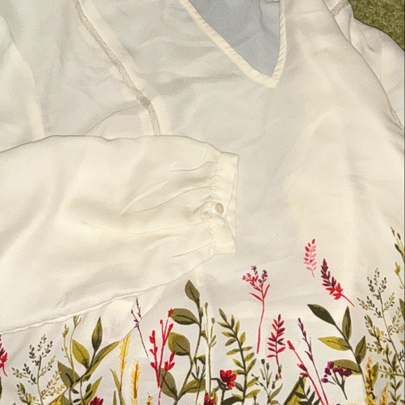 Floral Print White Blouse - Picture 8 of 9